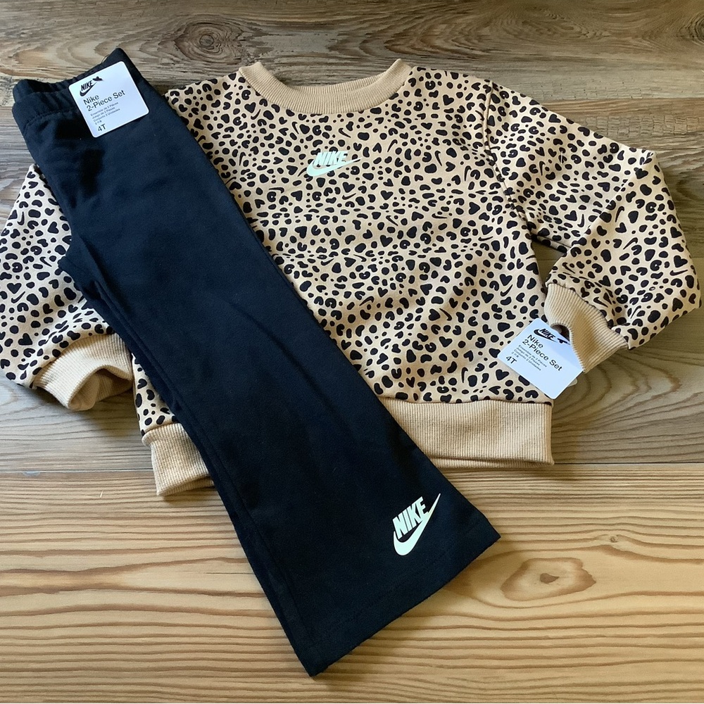 Nike toddler girls sweatshirt & flare leggings set size 4T(NWT)~PRICE IS FIRM~